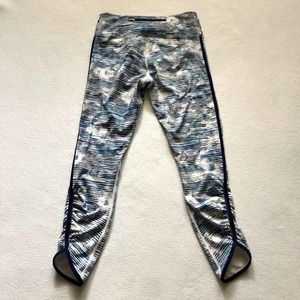 Lululemon Women Real Quick Tight Blurry Belle Multi Blue Hero Ankle Crop Pant 6